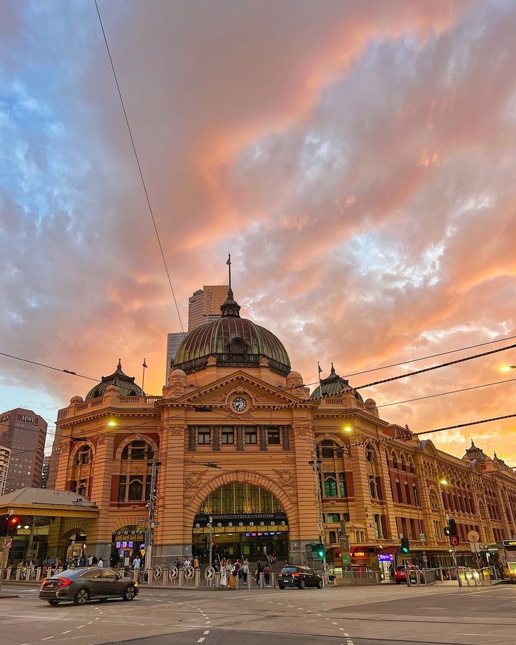 Flinders Street Station in Melbourne at sunset